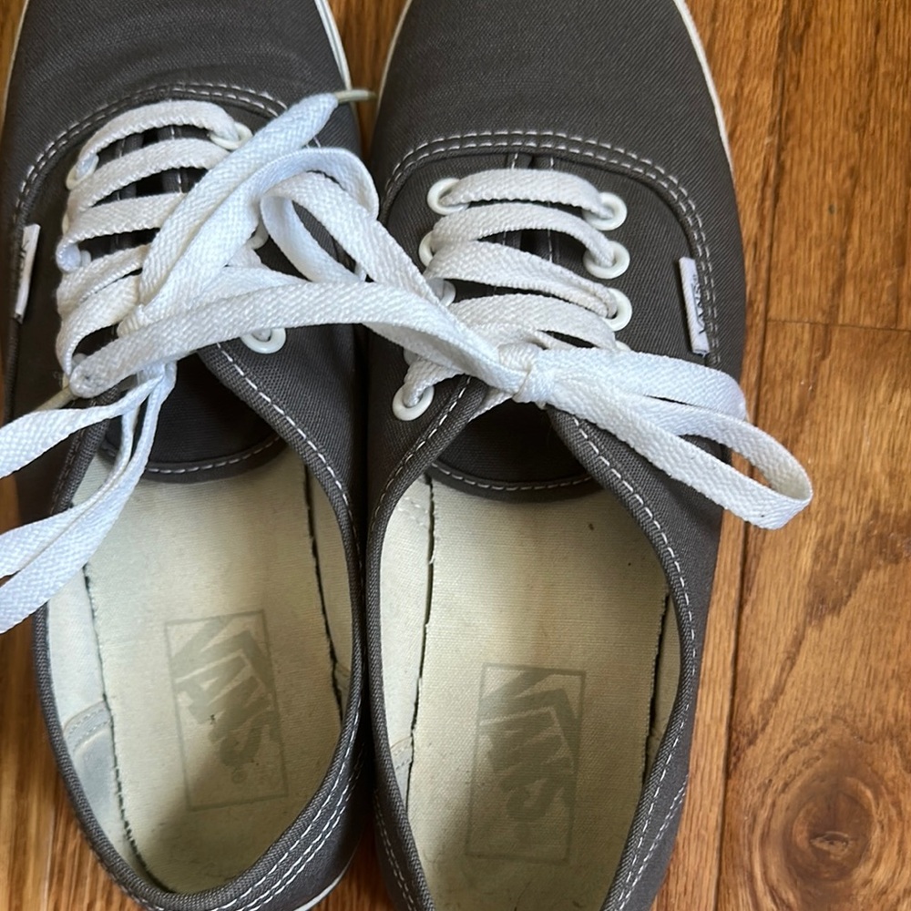 Unisex Vans Grey Canvas Shoes with White Accents Men’s Size 6.5 Women’s Size 8 - Picture 4 of 6